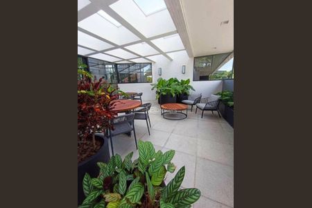 8_photo/94dce429e9.826a8383b84260d5-ATLAS-3a41b5e2-b07c-4e7f-9a3e-7b0c8d7741ad.jpg de apartamento à venda com 3 quartos, 107m² em Cabral, Curitiba