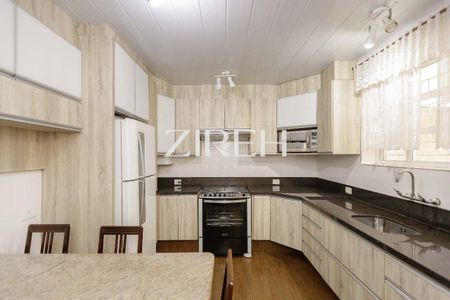 12_photo/94dce429f7.6a314c56d3e4f9ad-ATLAS-2ac3310d-affe-4788-abe1-1e5103a6954e.jpg de casa à venda com 6 quartos, 441m² em Cabral, Curitiba