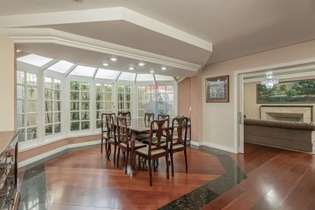 24_photo/94dce429f7.6a314c56d3e4f9ad-ATLAS-56dfff64-efcc-494b-9423-9b81a5df5255.jpg de casa à venda com 6 quartos, 400m² em Cabral, Curitiba