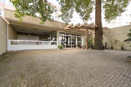 4_photo/94dce429f7.6a314c56d3e4f9ad-ATLAS-6cc81ed9-5980-4fa4-bbba-0e5e6ea5b05e.jpg de casa à venda com 6 quartos, 441m² em Cabral, Curitiba