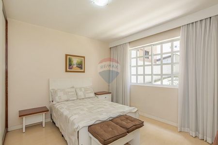 39_photo/94dce429f7.6a314c56d3e4f9ad-ATLAS-a1d98485-2ff0-4afd-b797-cdb3c1b6b652.jpg de casa à venda com 6 quartos, 400m² em Cabral, Curitiba