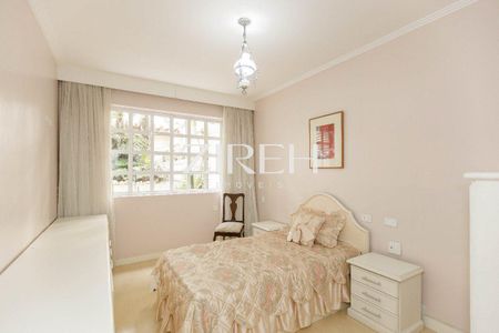 8_photo/94dce429f7.6a314c56d3e4f9ad-ATLAS-bd47257e-c86b-439a-932b-15e1fc7b8c70.jpg de casa à venda com 6 quartos, 441m² em Cabral, Curitiba