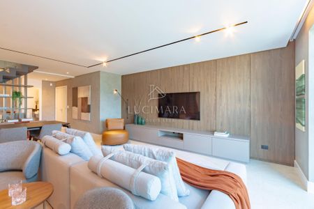 12_photo/94dce42a17.036cb0eff8dacf57-ATLAS-ecd15808-414a-4221-8dbe-c2b041533db9.jpg de apartamento à venda com 3 quartos, 216m² em Cabral, Curitiba