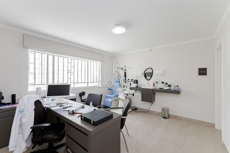 4_photo/94dce42b37.82be18ad98973cde-ATLAS-0e747c0b-d406-45ae-8058-e2c0fb44c7d7.jpg de casa à venda com 0 quarto, 181m² em Cabral, Curitiba