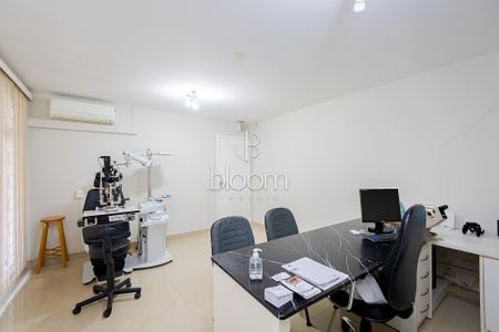 2_photo/94dce42b37.82be18ad98973cde-ATLAS-43dac1c0-9a1f-4edb-a61a-fa6c3fd27e0e.jpg de casa à venda com 0 quarto, 181m² em Cabral, Curitiba