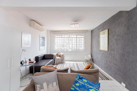 7_photo/94dce42b37.82be18ad98973cde-ATLAS-e5ab7abf-ce4e-489f-9e51-9bfa71021a61.jpg de casa à venda com 0 quarto, 181m² em Cabral, Curitiba