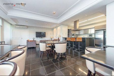 39_photo/94dce42b4f.f9df7b0999d094d4-ATLAS-94af6ec5-b6a2-41e6-bfce-5cce215ec2ca.jpg de apartamento à venda com 2 quartos, 142m² em Cabral, Curitiba