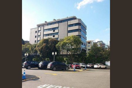 5_photo/94dce42bc5.2c35f1fde4349867-ATLAS-153bc3e6-daab-4e81-8edd-b8985fb55f7b.jpg de apartamento à venda com 3 quartos, 426m² em Cabral, Curitiba