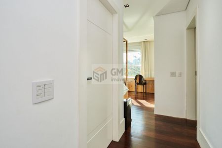 4_photo/94dce42d4f.12ea3cab908aad61-ATLAS-09b5506f-661c-439b-94cd-bbb10ea7c0e8.jpg de apartamento à venda com 4 quartos, 315m² em Hugo Lange, Curitiba