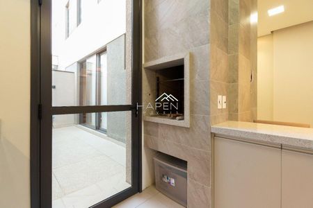 3_photo/94dce42d7d.4cea1a0b3f6bbd2f-ATLAS-38286284-64ee-4fb3-978c-506e63d717e6.jpg de apartamento à venda com 3 quartos, 104m² em Hugo Lange, Curitiba