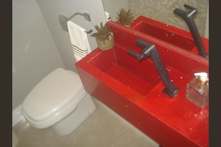 2_photo/94dce42e4d.e7390cb4c8920e14-ATLAS-a407bedf-fd8b-4b69-9355-52e179cedafd.jpg de casa à venda com 3 quartos, 206m² em Cabral, Curitiba