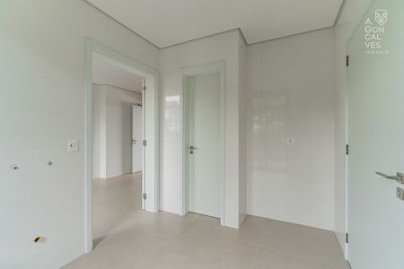 4_photo/94dce42eff.3f5dc8d3fc2d62b1-ATLAS-145c8900-4f5c-4476-a441-a13e48e73bad.jpg de apartamento à venda com 3 quartos, 223m² em Cabral, Curitiba