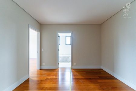 6_photo/94dce42eff.3f5dc8d3fc2d62b1-ATLAS-1e34f158-cb01-4b9c-85ee-8fd982300c0e.jpg de apartamento à venda com 3 quartos, 223m² em Cabral, Curitiba