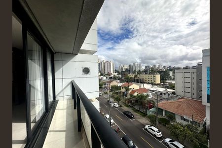 8_photo/94dce42f25.ffdd1ddaa3c736e5-ATLAS-192903c6-eaa7-44a6-aa80-1d4faf9efe2f.jpg de apartamento para alugar com 4 quartos, 165m² em Cabral, Curitiba