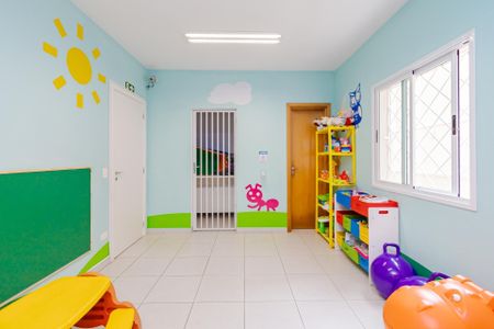 30_photo/94dce42f61.49e5f4e107e90c19-ATLAS-c4f65146-e8e5-4750-ba01-58d29232e6f5.jpg de apartamento à venda com 2 quartos, 90m² em Cabral, Curitiba