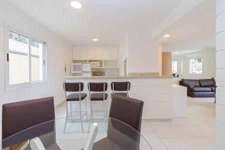 34_photo/94dce42f61.49e5f4e107e90c19-ATLAS-ff7e2fbf-683b-4abe-97e0-00c96ef938c4.jpg de apartamento à venda com 2 quartos, 90m² em Cabral, Curitiba