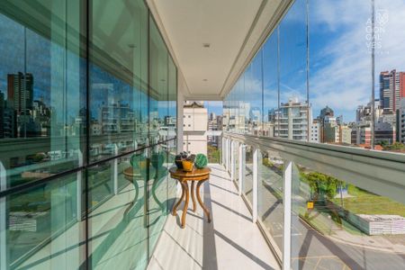 2_photo/94dce43009.4dd8c33e89e91b17-ATLAS-0b12271d-defb-4927-bf71-41bdc3cfd2d9.jpg de apartamento à venda com 3 quartos, 163m² em Juvevê, Curitiba