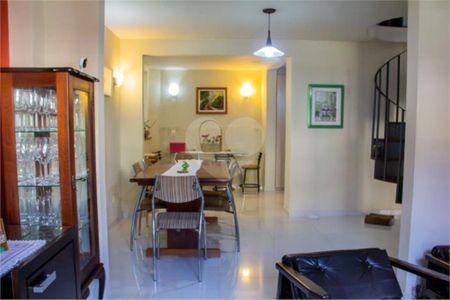 18_photo/94dce43041.5a2f4c1142563326-ATLAS-009cd303-2069-4e3f-b766-e4f8656de8d7.jpg de casa à venda com 3 quartos, 160m² em Juvevê, Curitiba