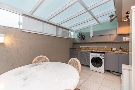 6_photo/94dce43165.ceff8192393c33de-ATLAS-3f2d536d-87e8-45a8-a9aa-4a1aa7ecc842.jpg de apartamento à venda com 2 quartos, 170m² em Hugo Lange, Curitiba