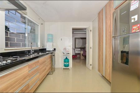 7_photo/94dce43177.d60ed16da6b331d7-ATLAS-35d93caf-9abe-4af3-9296-9b154c4c5499.jpg de casa à venda com 4 quartos, 251m² em Cabral, Curitiba