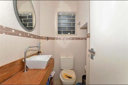 5_photo/94dce43177.d60ed16da6b331d7-ATLAS-40aa84f2-5f2a-4ae3-b485-5655b9db64e6.jpg de casa à venda com 4 quartos, 251m² em Cabral, Curitiba