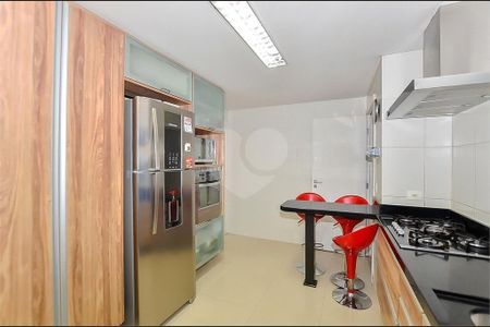 39_photo/94dce43177.d60ed16da6b331d7-ATLAS-447c50bd-173f-4f24-a6b8-998cc4ecc011.jpg de casa à venda com 4 quartos, 251m² em Cabral, Curitiba