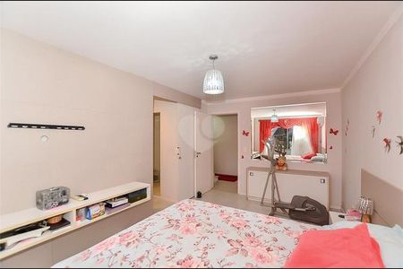 7_photo/94dce43177.d60ed16da6b331d7-ATLAS-6d48bfb3-1465-40a4-b501-16e5a9d9edb5.jpg de casa à venda com 4 quartos, 251m² em Cabral, Curitiba