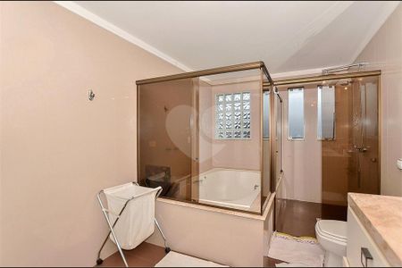 37_photo/94dce43177.d60ed16da6b331d7-ATLAS-7500447a-0f95-43e6-ab4f-6884191a8d54.jpg de casa à venda com 4 quartos, 251m² em Cabral, Curitiba