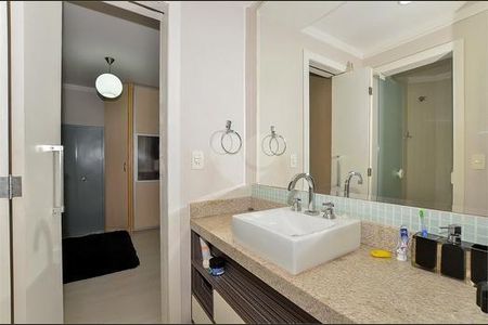 8_photo/94dce43177.d60ed16da6b331d7-ATLAS-865e5d66-312d-46a3-bc02-ceb6bfb23cec.jpg de casa à venda com 4 quartos, 251m² em Cabral, Curitiba