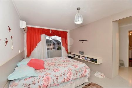 1_photo/94dce43177.d60ed16da6b331d7-ATLAS-945cd45b-4976-4f4a-a40d-ff4c82bba1e1.jpg de casa à venda com 4 quartos, 251m² em Cabral, Curitiba