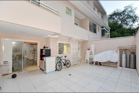 31_photo/94dce43177.d60ed16da6b331d7-ATLAS-b30c302b-04fc-41fb-b481-9349bc7b5518.jpg de casa à venda com 4 quartos, 251m² em Cabral, Curitiba