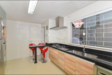 21_photo/94dce43177.d60ed16da6b331d7-ATLAS-cf1247ac-e64d-4c96-a807-472a1331d66f.jpg de casa à venda com 4 quartos, 251m² em Cabral, Curitiba