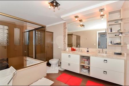 3_photo/94dce43177.d60ed16da6b331d7-ATLAS-d78c6a83-6857-4059-9e68-8e963e0c8573.jpg de casa à venda com 4 quartos, 251m² em Cabral, Curitiba