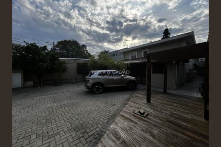 36_photo/94dce43247.11dc2826f470a741-ATLAS-6fcd76bf-78fa-4cc6-a46e-88bb76bac007.jpg de casa à venda com 5 quartos, 300m² em Hugo Lange, Curitiba