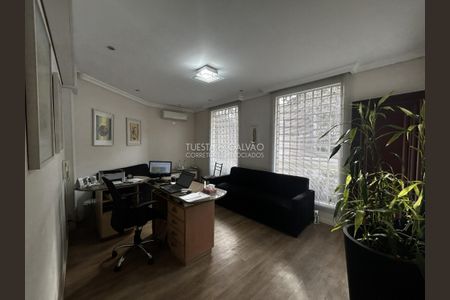 7_photo/94dce43247.11dc2826f470a741-ATLAS-8d23677b-a0b5-47d6-b0af-28f2bd7da395.jpg de casa à venda com 5 quartos, 300m² em Hugo Lange, Curitiba