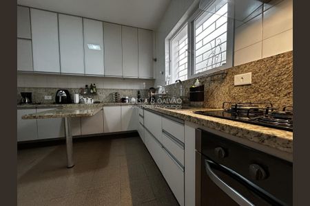 16_photo/94dce43247.11dc2826f470a741-ATLAS-92c142e2-9d8d-4fbf-85cc-4859da3942bb.jpg de casa à venda com 5 quartos, 300m² em Hugo Lange, Curitiba