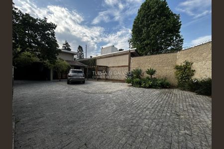 37_photo/94dce43247.11dc2826f470a741-ATLAS-b25f4d8c-6ffe-4072-be02-90348f7c6b39.jpg de casa à venda com 5 quartos, 300m² em Hugo Lange, Curitiba