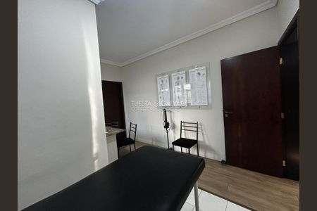 10_photo/94dce43247.11dc2826f470a741-ATLAS-df6c7505-e475-4e95-8e60-95c7f4f95137.jpg de casa à venda com 5 quartos, 300m² em Hugo Lange, Curitiba