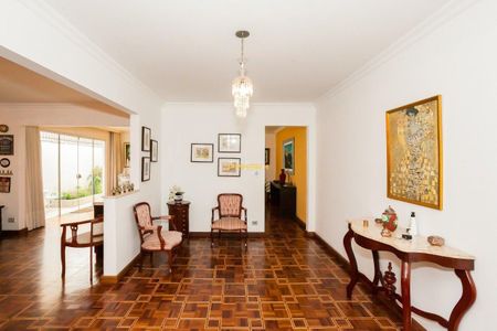 2_photo/94dce432a1.aeec923d7d83dbf4-ATLAS-b73ef131-9507-4155-b9f3-45690510a0d4.jpg de casa à venda com 5 quartos, 305m² em Hugo Lange, Curitiba