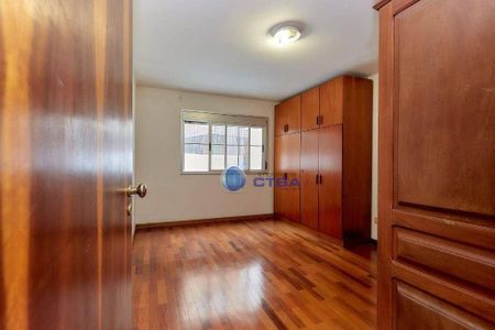 24_photo/94dce432dd.a06c554ccff76e37-ATLAS-0a8b97f1-5419-4f8f-a9ca-b13e8ad6d2eb.jpg de casa à venda com 4 quartos, 164m² em Hugo Lange, Curitiba