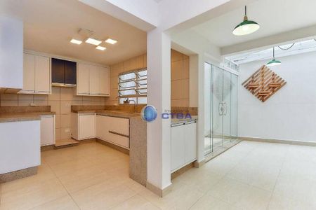 13_photo/94dce432dd.a06c554ccff76e37-ATLAS-bbedfad5-3cd9-4f45-a0f2-e913e4eda0e8.jpg de casa à venda com 4 quartos, 164m² em Hugo Lange, Curitiba