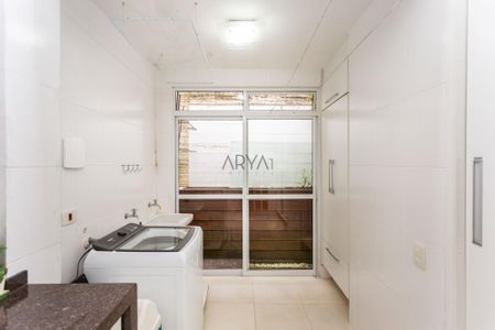 12_photo/94dce43315.2f19477d579b8330-ATLAS-ddc9a2ab-9da8-4f3b-9e48-b2f3de8925bd.jpg de casa à venda com 4 quartos, 177m² em Cristo Rei, Curitiba