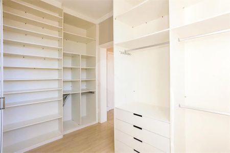 13_photo/94dce433a9.93663d0f54b81880-ATLAS-ae68dc3f-dc2e-476a-b5ce-a6f1d57733f2.jpg de apartamento à venda com 4 quartos, 131m² em Alto da XV, Curitiba