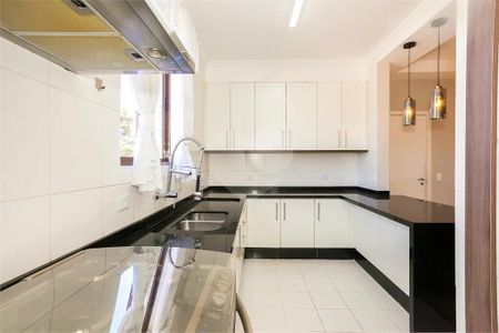 8_photo/94dce433a9.93663d0f54b81880-ATLAS-e3d7c7ce-9770-4b18-a30b-8d87be0b8bb5.jpg de apartamento à venda com 4 quartos, 131m² em Alto da XV, Curitiba