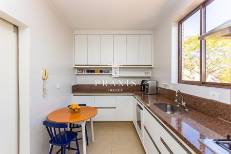 11_photo/94dce433a9.c03b551cccb7c15c-ATLAS-f5e8b5b5-8c17-4e2c-9957-bbc96a0e8adf.jpg de apartamento à venda com 4 quartos, 131m² em Alto da XV, Curitiba