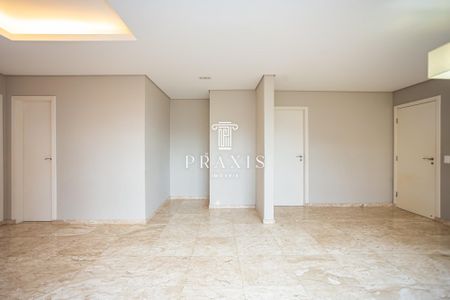 3_photo/94dce433a9.f4daedb950e121fc-ATLAS-e59e6ee5-dc51-47b7-8099-9a0557b01125.jpg de apartamento à venda com 4 quartos, 130m² em Alto da XV, Curitiba