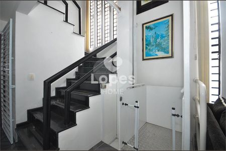 8_photo/94dce433bf.0524c8510f0f8401-ATLAS-559d4c3d-be6a-40c2-b5e5-92fd8ec4bd6e.jpg de casa à venda com 4 quartos, 210m² em Hugo Lange, Curitiba