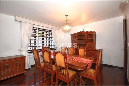 6_photo/94dce433bf.0524c8510f0f8401-ATLAS-a27da7b5-b8ee-4d33-9f10-a44445fcb84b.jpg de casa à venda com 4 quartos, 210m² em Hugo Lange, Curitiba