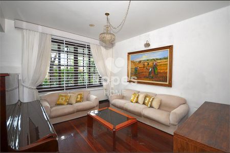 4_photo/94dce433bf.0524c8510f0f8401-ATLAS-d6c65fc0-2ee6-4fa1-ac03-78d0cf5f129c.jpg de casa à venda com 4 quartos, 210m² em Hugo Lange, Curitiba
