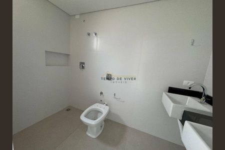 4_photo/94dce4345b.8b4782fe73be2b82-ATLAS-1ba5ed14-ca63-4b3b-b09e-ec8fbf0dd535.jpg de casa à venda com 3 quartos, 245m² em Hugo Lange, Curitiba